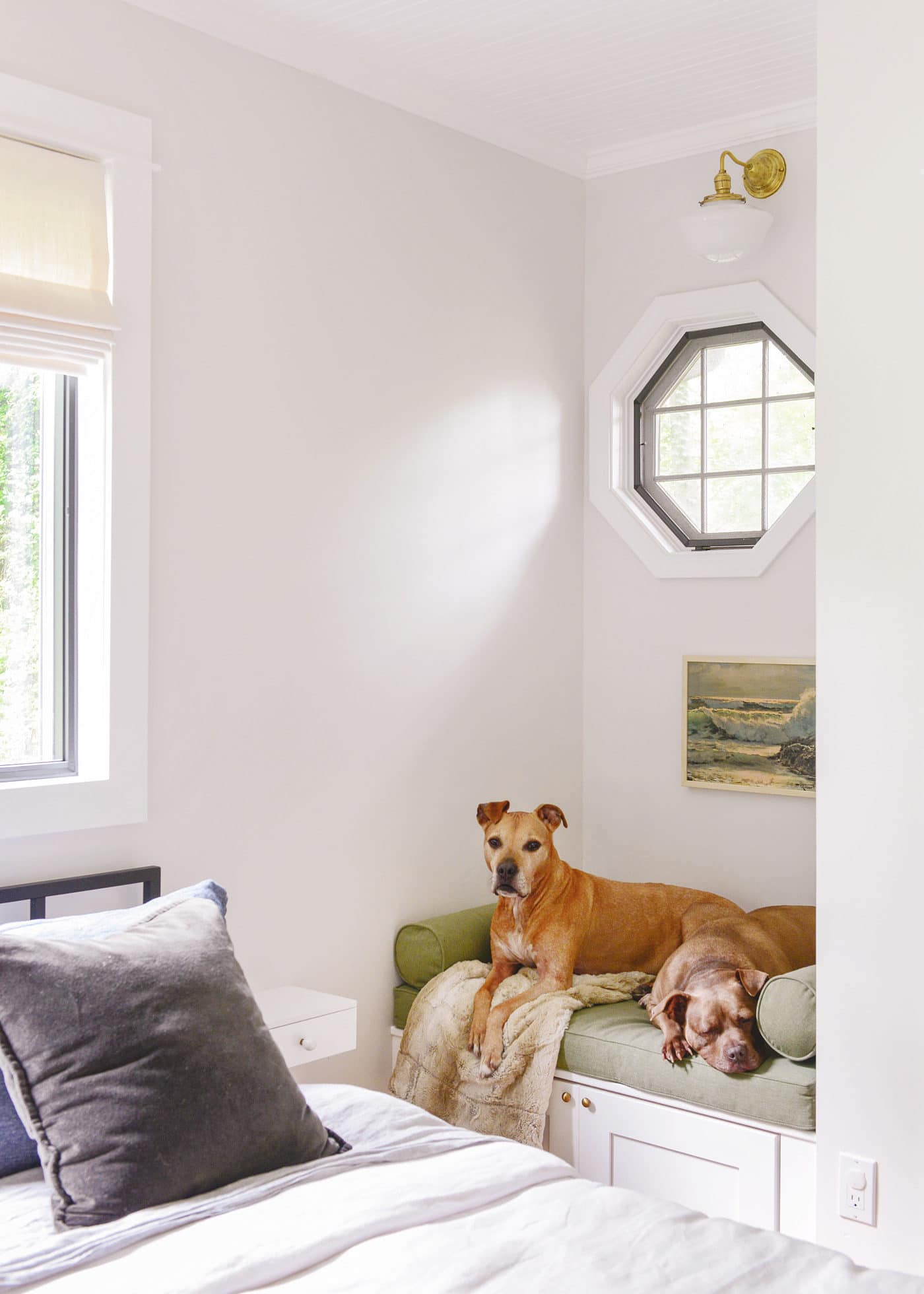 Window seat bench with storage (makes a great elevated dog bed!) | via Yellow Brick Home