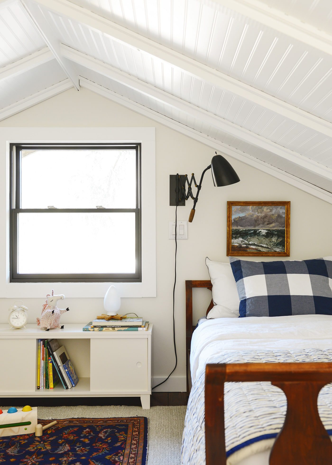 Recessed lighting in a bright and airy kids' sleeping loft | via Yellow Brick Home