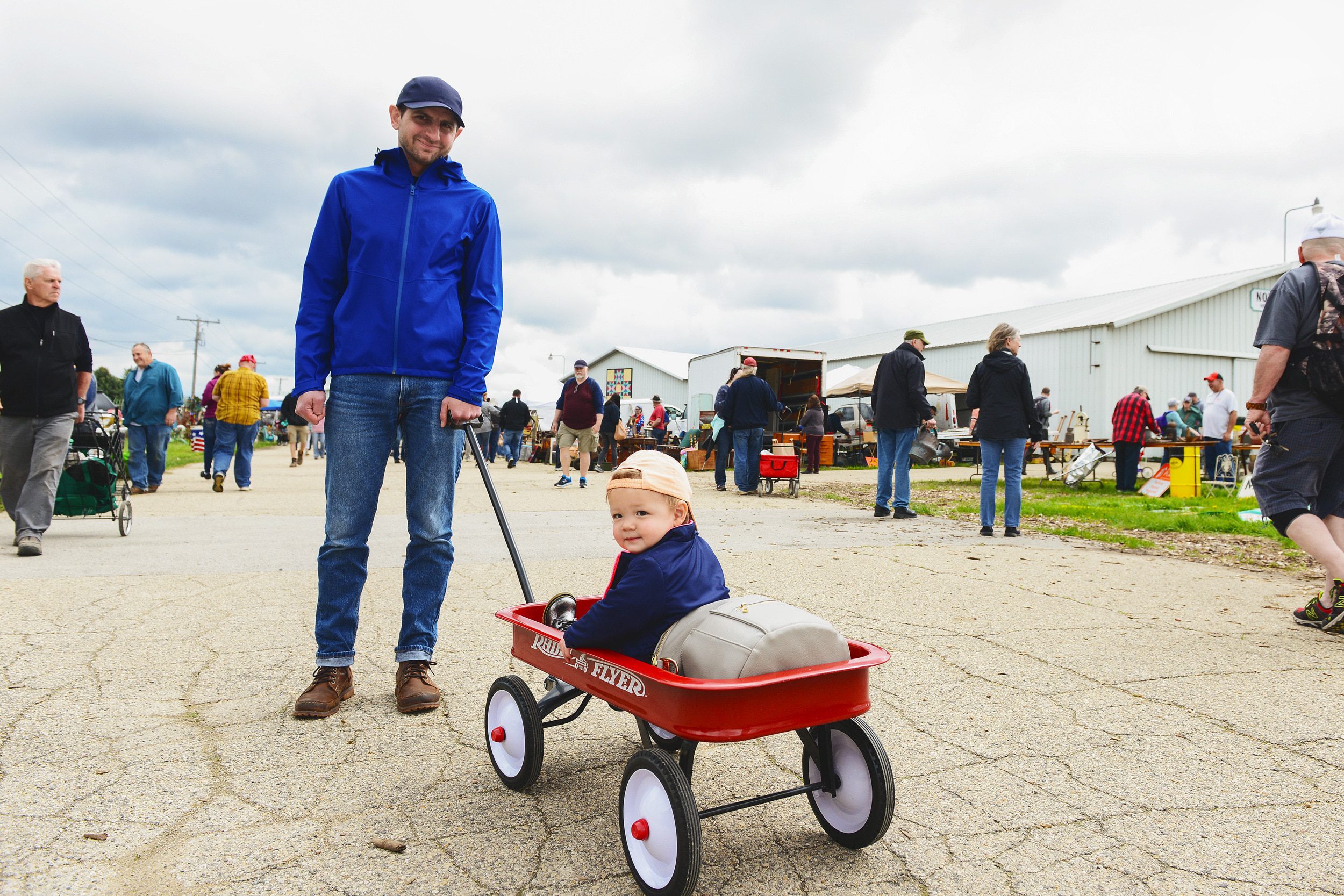 How to navigate a flea market with a baby or toddler | via Yellow Brick Home