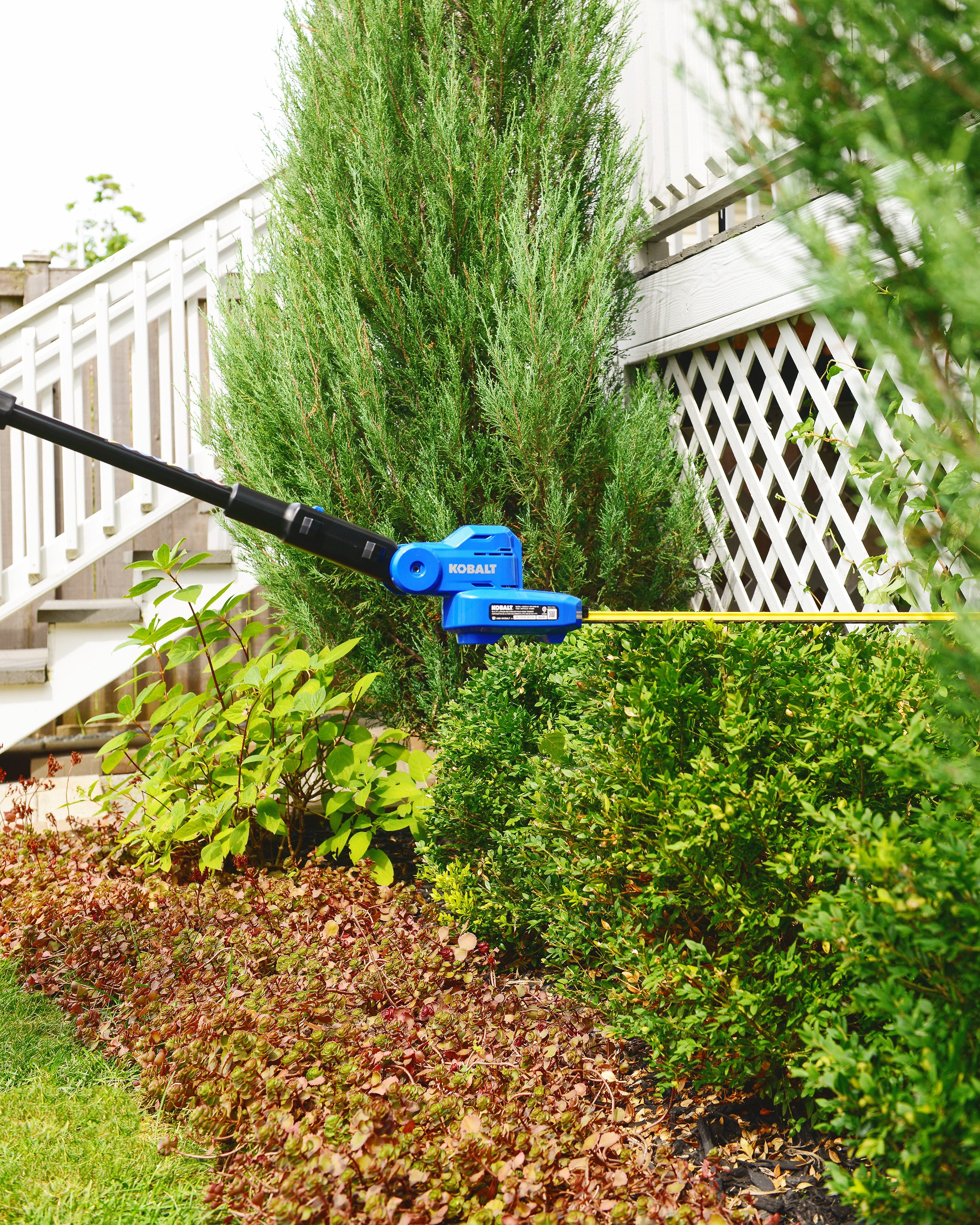 Going Green for Fall Yard Cleanup, using battery powered lawn tools to reduce environmental impact | via Yellow Brick Home