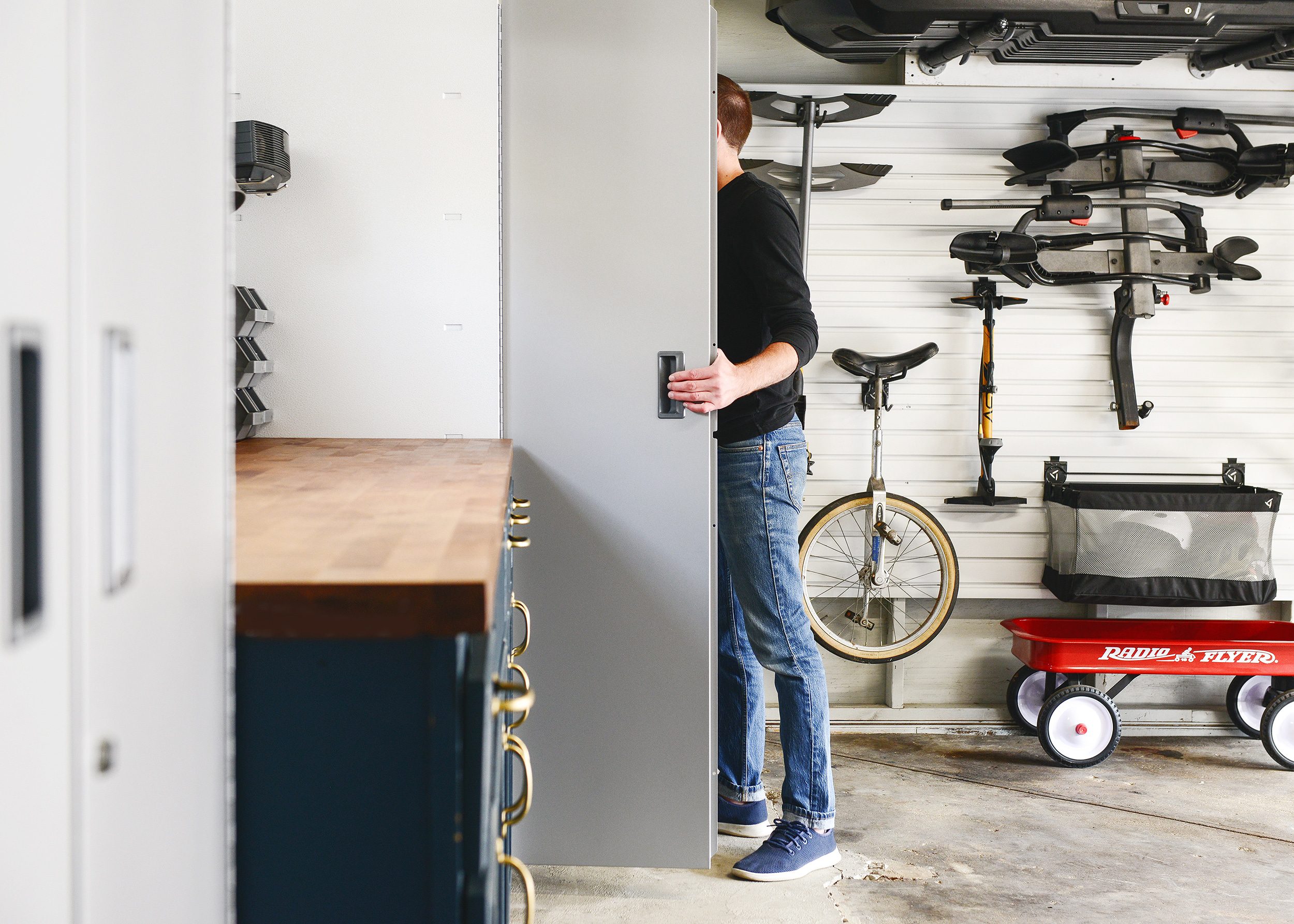Gladiator cabinets for the garage // 7 Garage Organization Tips Before Winter Hits! via Yellow Brick Home with Lowe's Home Improvement #lowespartner