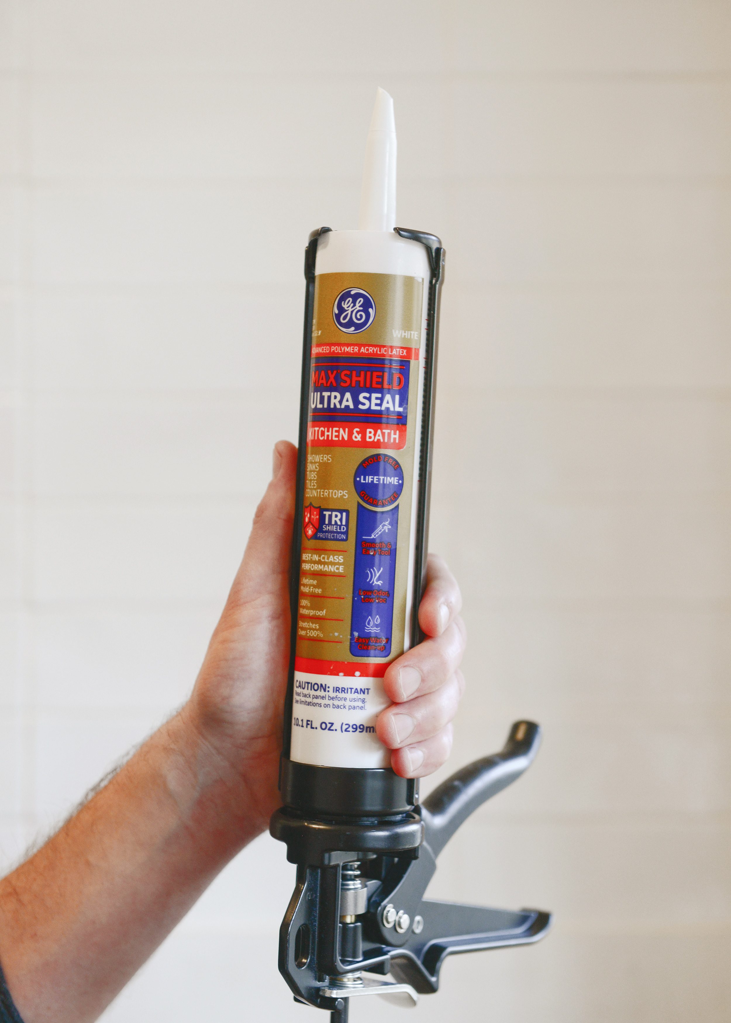 Our favorite brands of caulk for the perfect lines that will last YEARS | via Yellow Brick Home