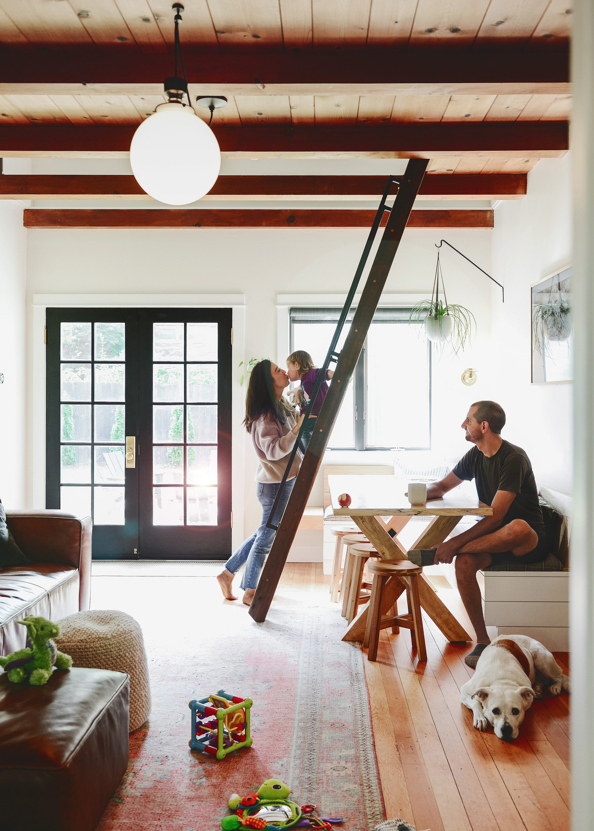 Family photo in Tree House | cabin home ideas | via Yellow Brick Home
