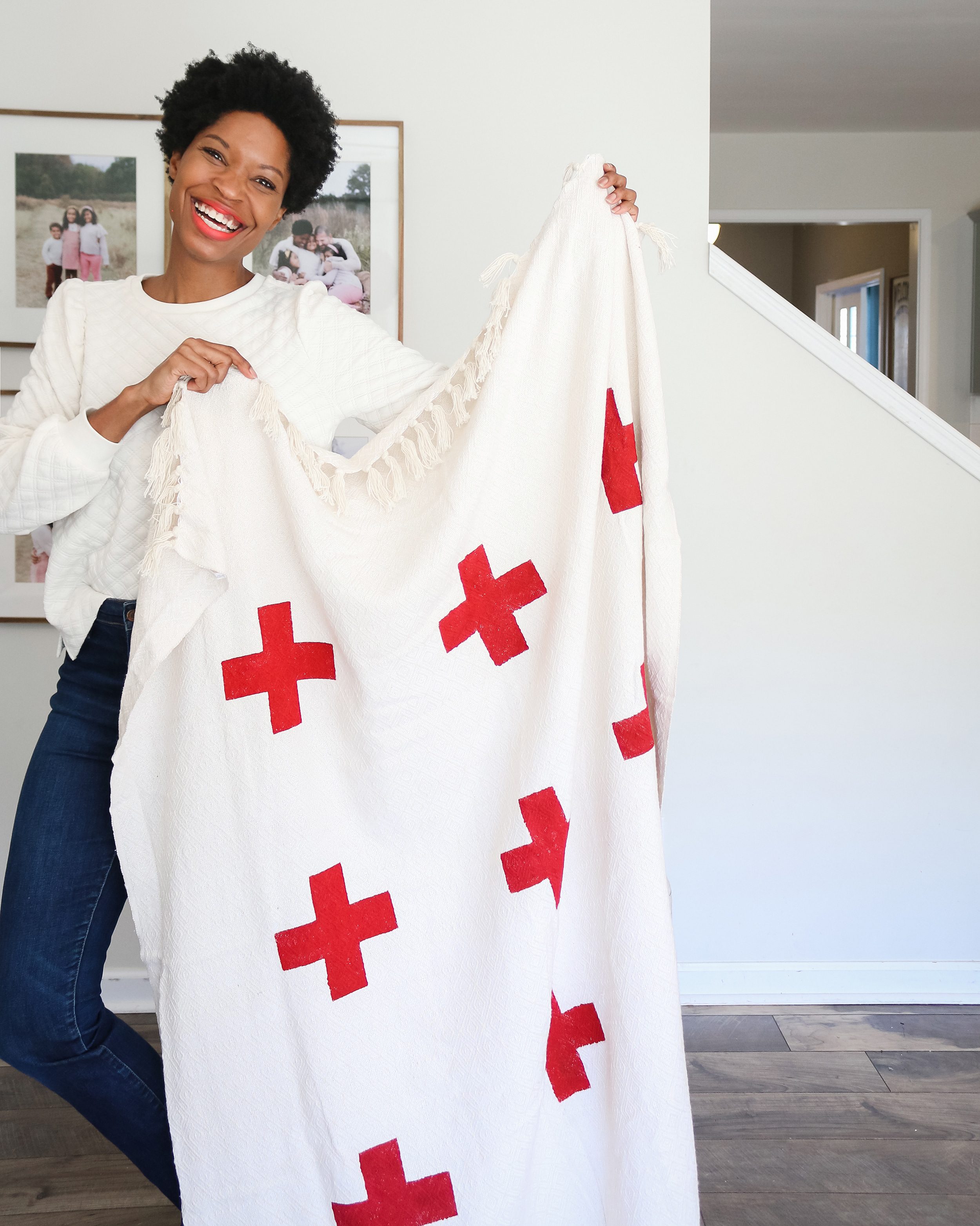 Tiffany's DIY blanket dupe! @prettyrealblog | What's your favorite 1-day DIY? 