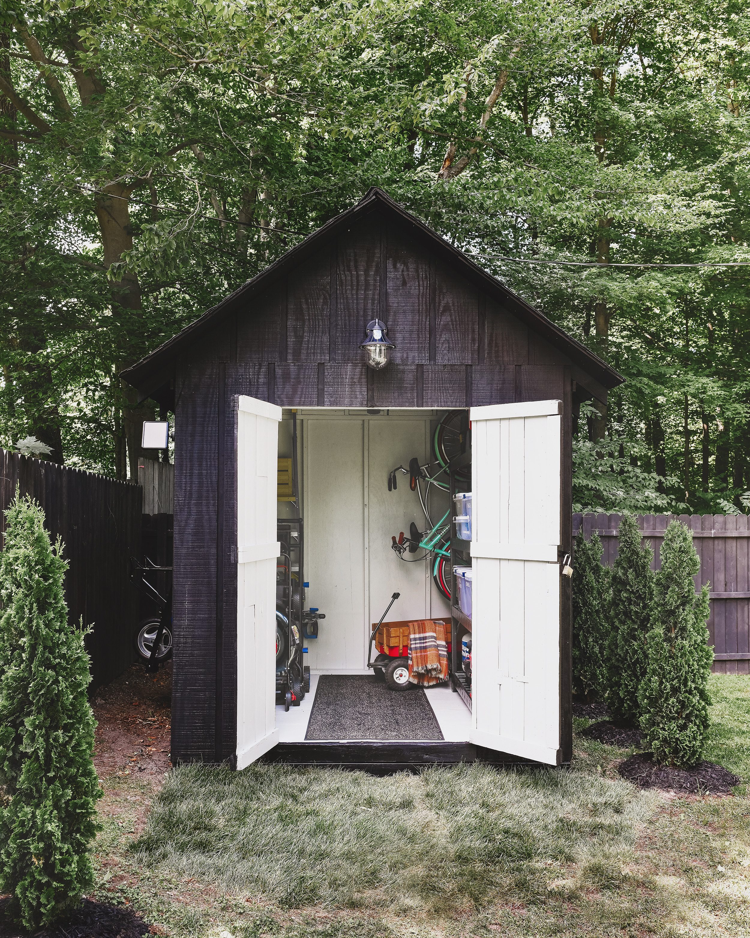 Our budget shed makeover with Troy-Bilt, via Yellow Brick Home #organization #FenceTalks