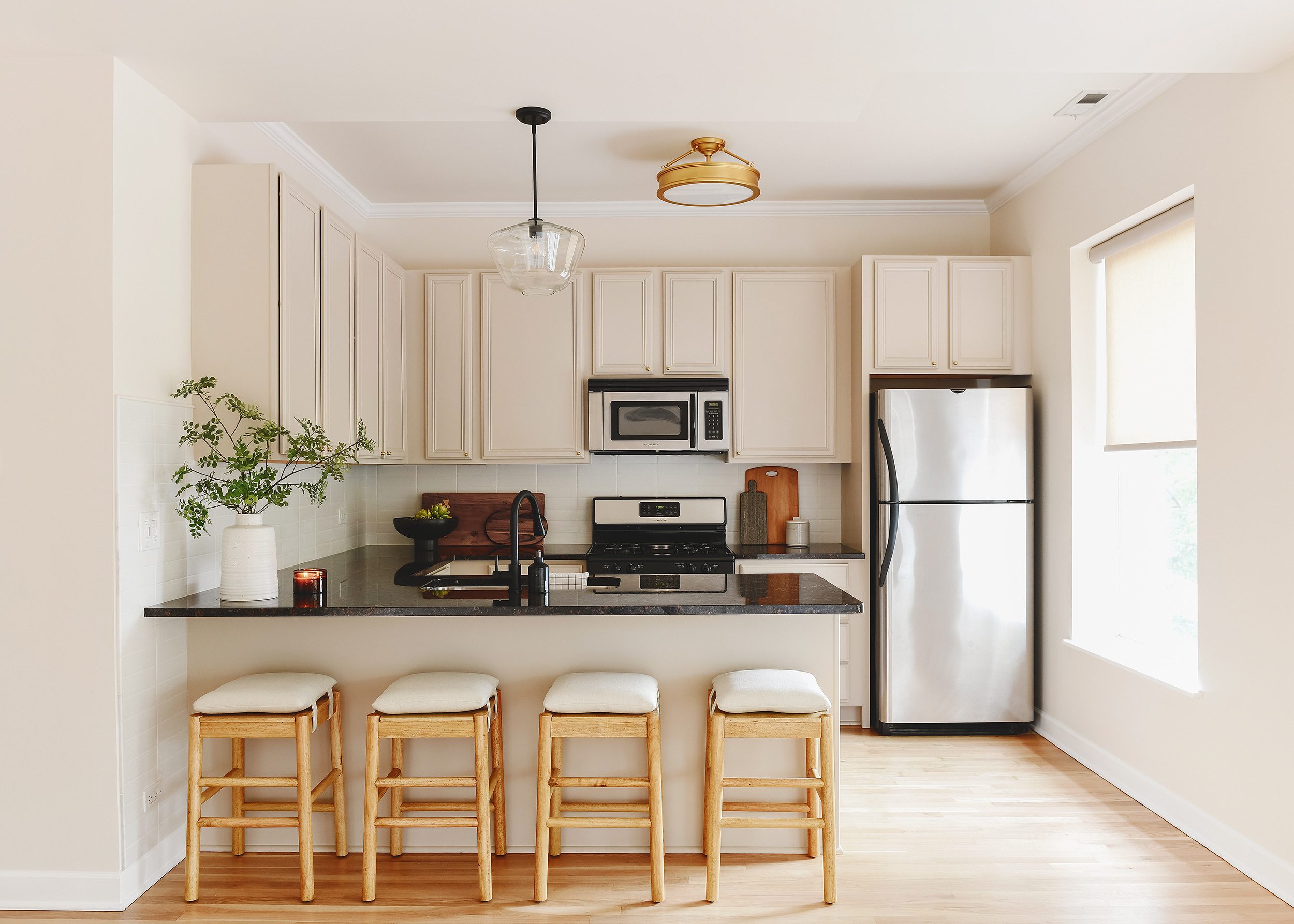 neutral kitchen design | small space kitchen ideas | via Yellow Brick Home