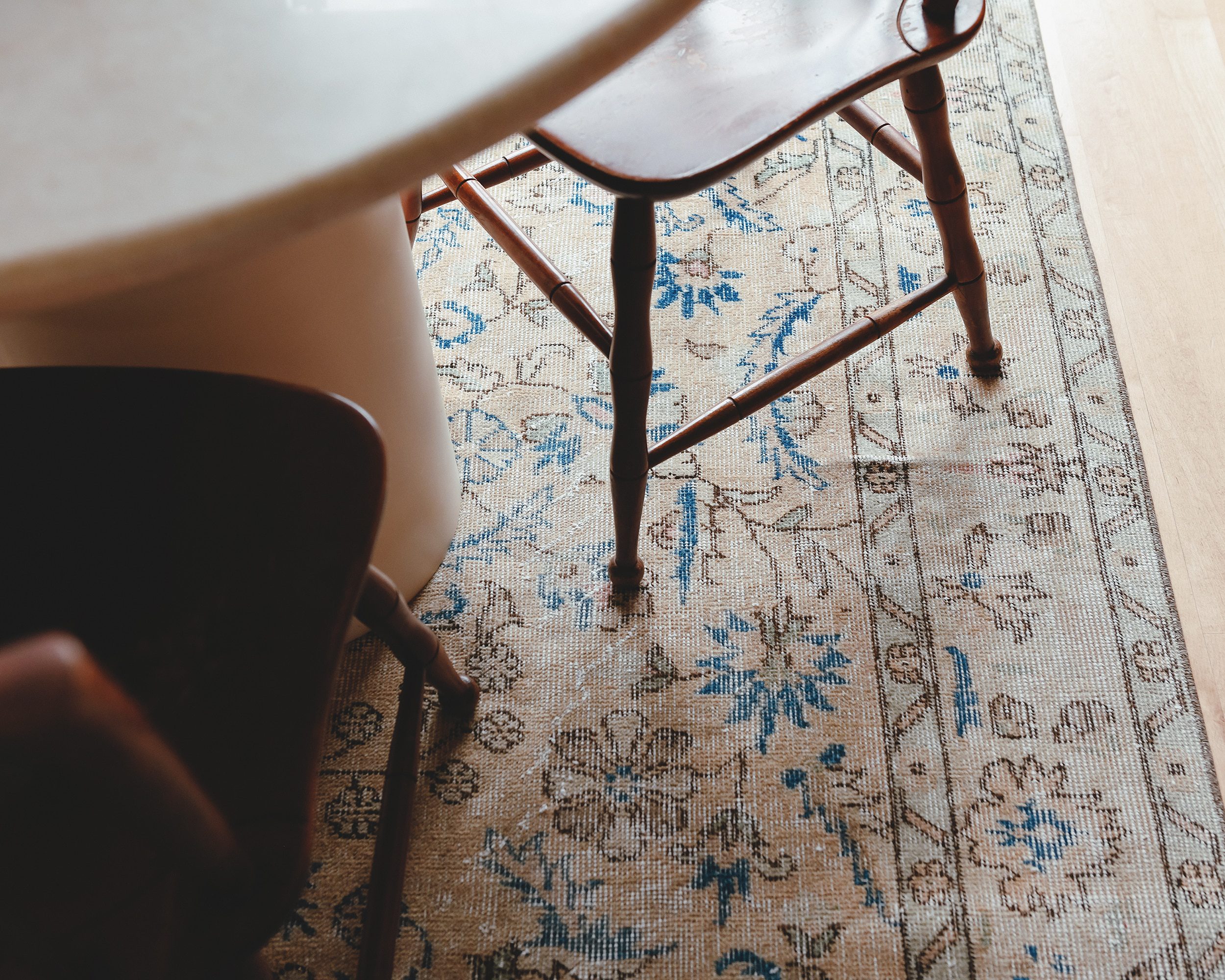 detail of our kitchen vintage rug | via Yellow Brick Home