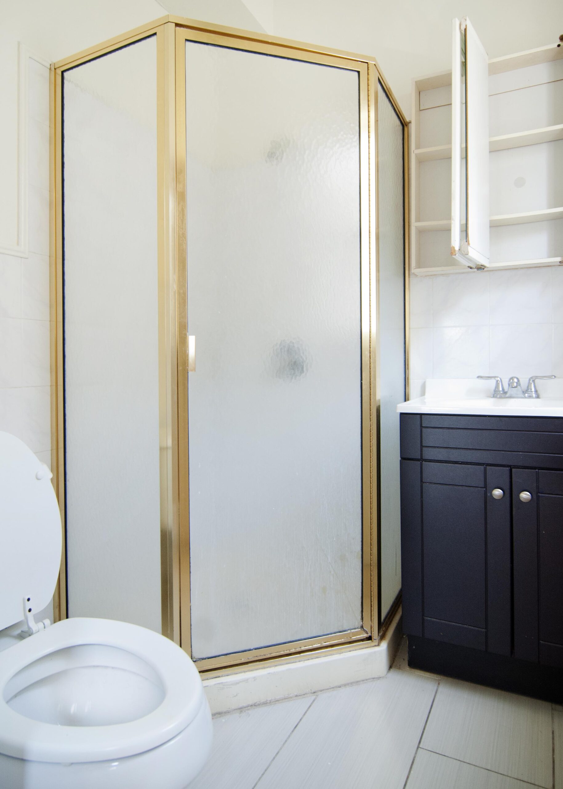 Our first floor bathroom as purchased // via Yellow Brick Home